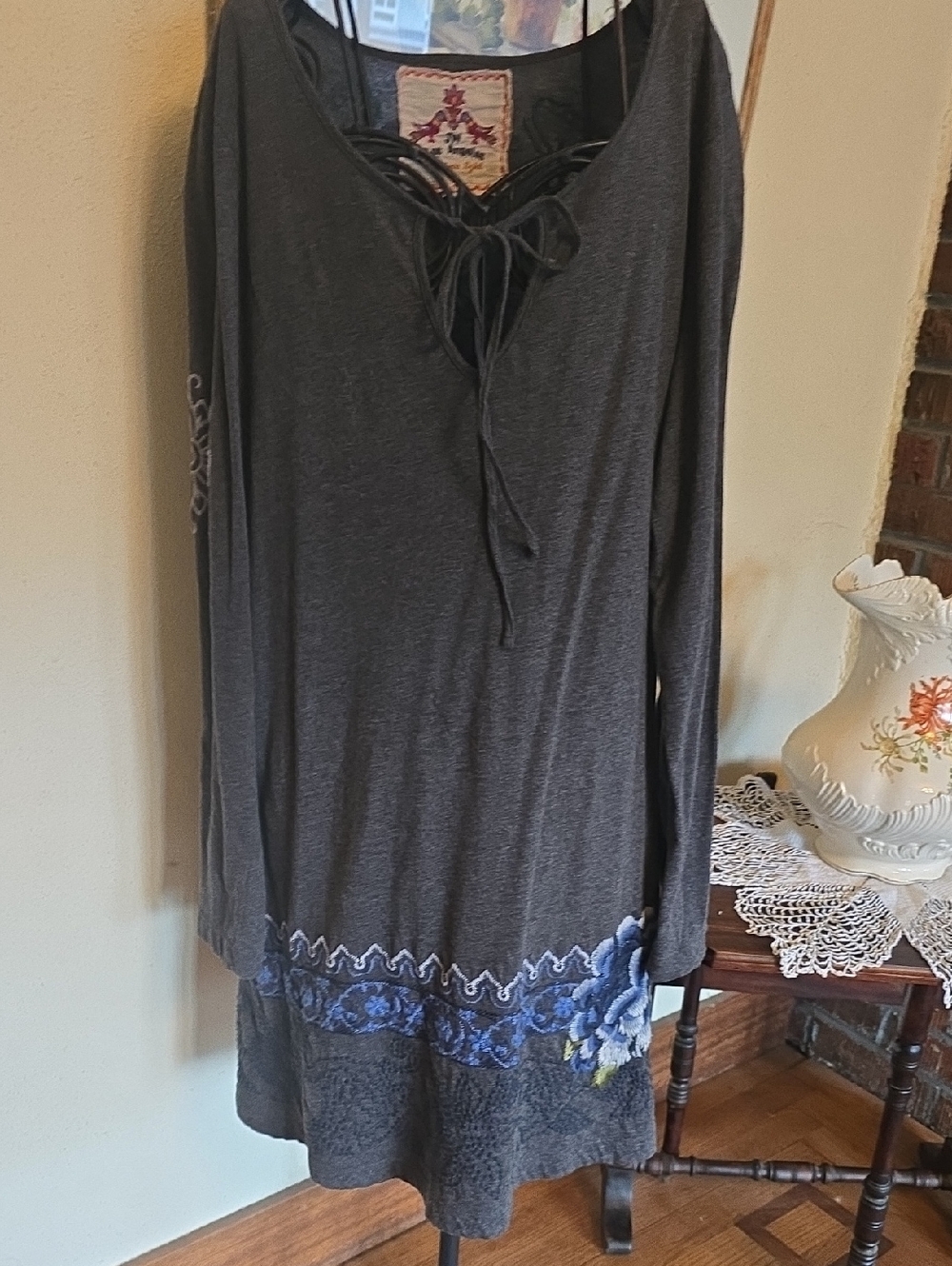 JW Los Angeles Embroidered Label Tunic